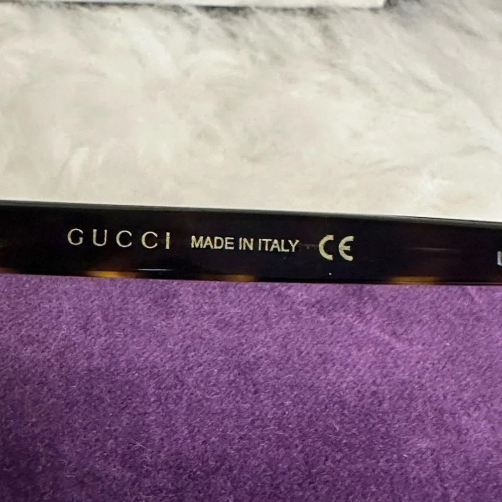 💯Authentic Gucci Sunglasses with Case🍀 - Picture 12 of 16